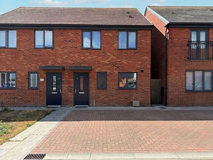 3 Bedroom Semi Detached House For Sale In Flanagan Avenue, Queenborough, ME11