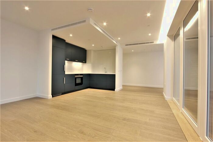 3 Bedroom Flat To Rent In Greeford House, Jubilee Walk, London, WC1X