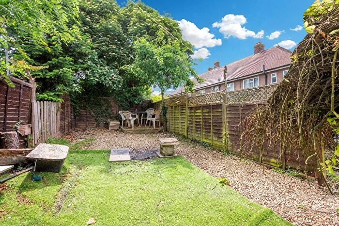 2 Bedroom Flat For Sale In Thornycroft Close, Bristol, BS7