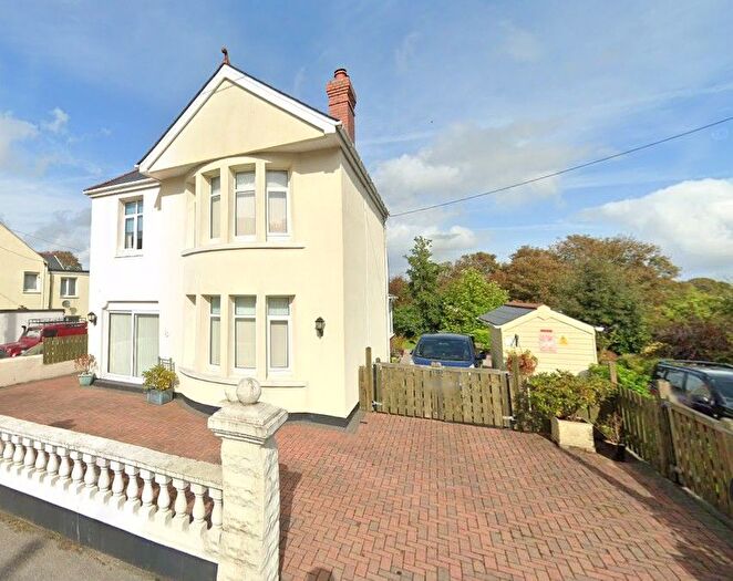 3 Bedroom Property To Rent In Roche Road, St. Austell, PL26