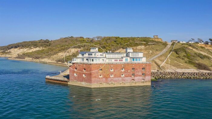 4 Bedroom Flat For Sale In Cliff End, Norton, Yarmouth, PO40