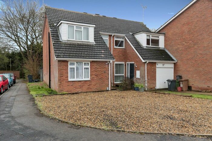 4 Bedroom Property To Rent In Woburn Close, Stevenage, SG2
