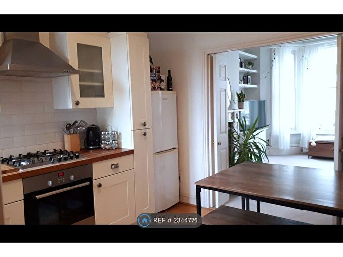 1 Bedroom Flat To Rent In St Luke's Avenue, London, SW4