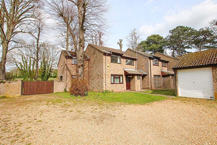 5 Bedroom Detached House For Sale In Centre Drive, Newmarket, CB8