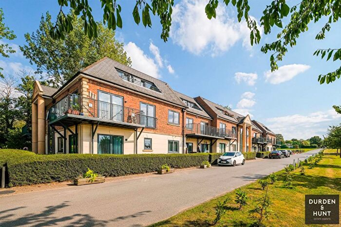 2 Bedroom Flat To Rent In Woolston Manor, Abridge Road, Chigwell, IG7