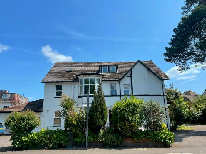 1 Bedroom Apartment To Rent In St. Johns Road, Bournemouth, BH5