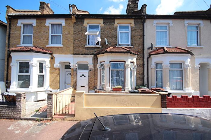 3 Bedroom Terraced House For Sale In Faircross Avenue, Barking, IG11