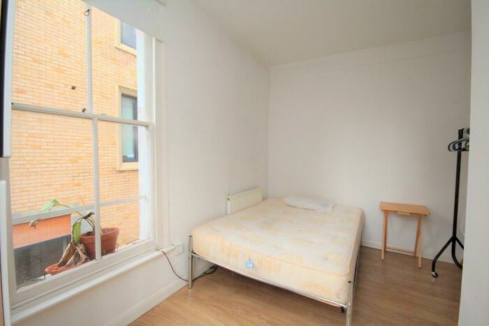 2 Bedroom Flat To Rent In Hoxton Street, Hoxton, London, N1
