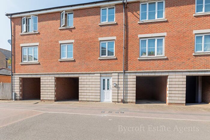 2 Bedroom Flat For Sale In Ladbrooke Road, Cobholm, Great Yarmouth, NR31