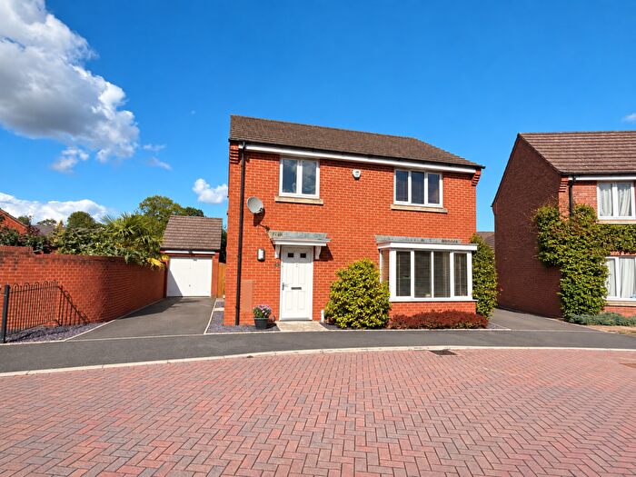 4 Bedroom Detached House For Sale In Butterworth Close, Wythall, B47