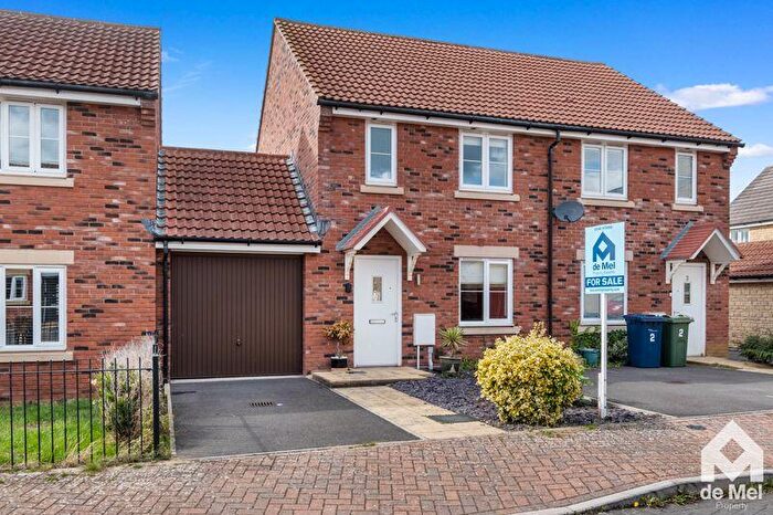 3 Bedroom Semi-Detached House For Sale In Tawny Close, Bishops Cleeve, GL52