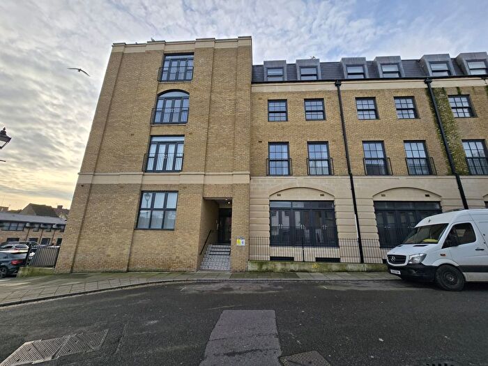 2 Bedroom Flat To Rent In Queensbridge Drive, Ramsgate, CT11