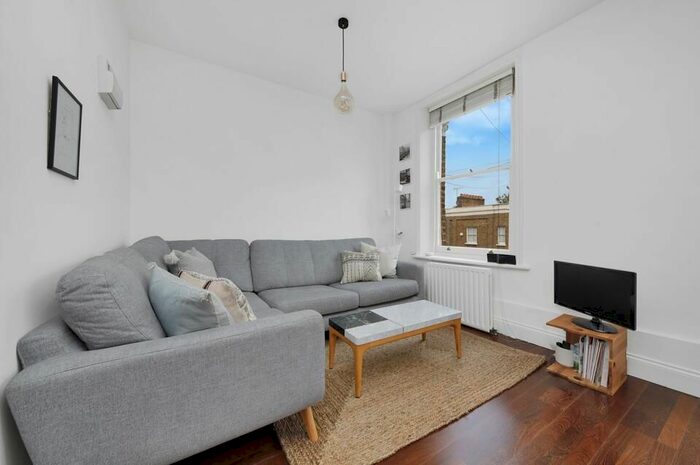 2 Bedroom Flat To Rent In Denmark Road, London, SE5