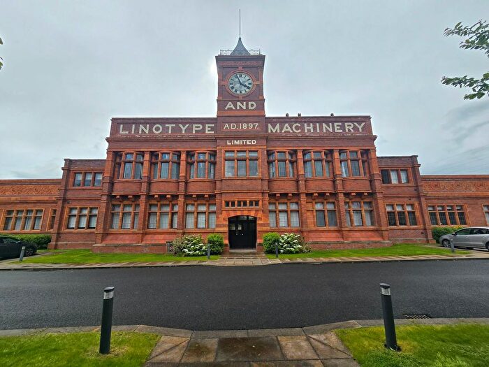 1 Bedroom Flat For Sale In Lawrence Road, Altrincham, WA14
