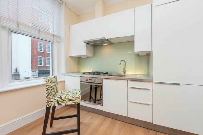 1 Bedroom Flat To Rent In Farringdon Road, Clerkenwell, London, EC1R