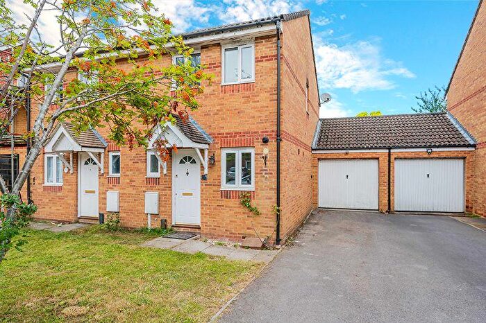 2 Bedroom Semi-Detached House To Rent In Cygnets Close, Redhill, RH1