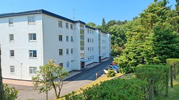 2 Bedroom Flat For Sale In Strathclyde Court, Helensburgh, G84
