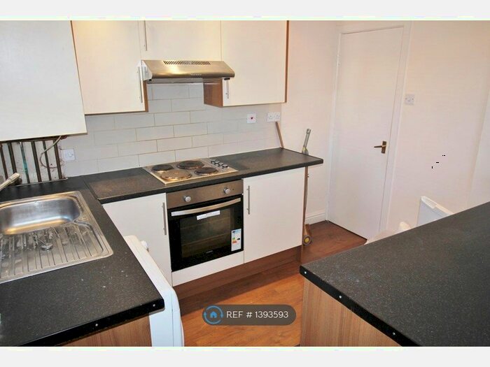 4 Bedroom Terraced House To Rent In Beechwood Mount, Leeds, LS4