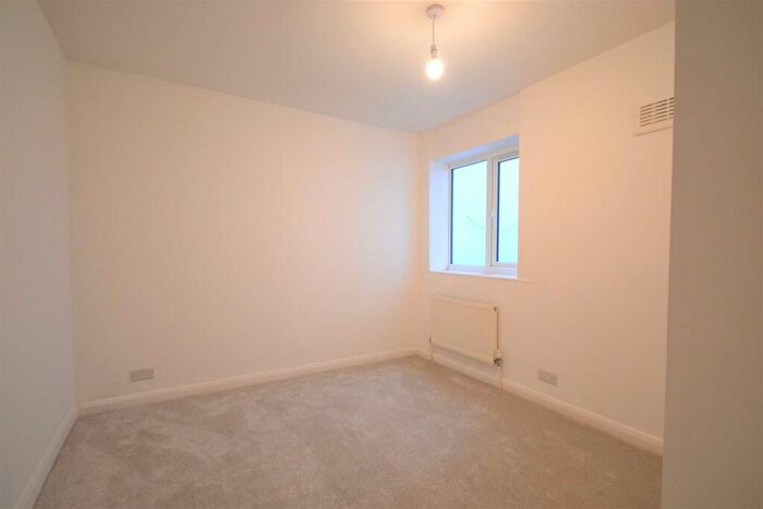 1 Bedroom Flat To Rent In Brunswick Place, Hove, BN3