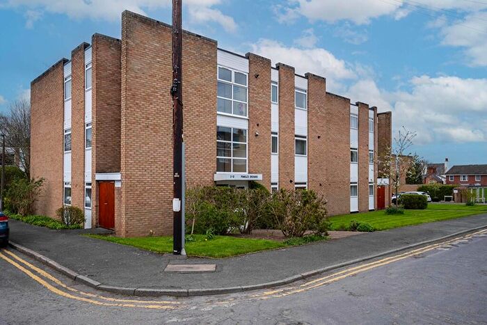 2 Bedroom Apartment For Sale In Powells Orchard, Handbridge, Chester, CH4
