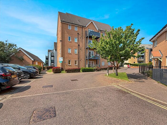 2 Bedroom Flat For Sale In Thomas Way, Braintree, CM7