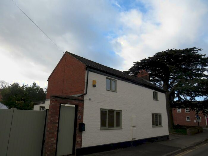 2 Bedroom House To Rent In Church Street, Barford, Warwick, CV35