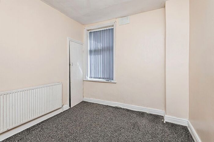 3 Bedroom Terraced House For Sale In Burton Street, Bradford, BD4
