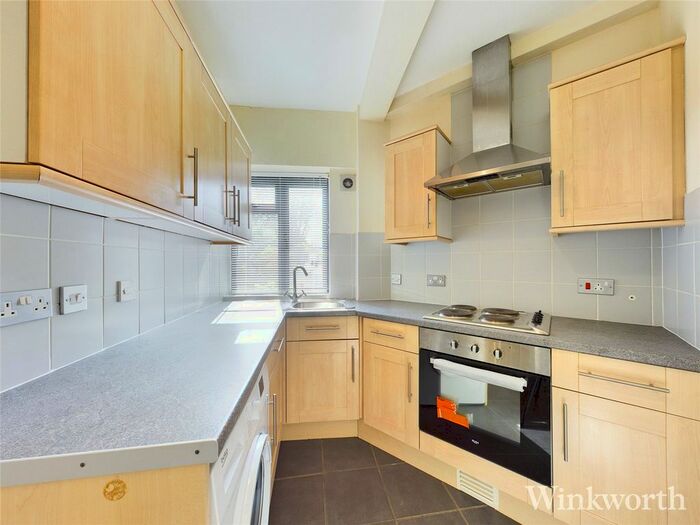2 Bedroom Flat To Rent In Kingsbridge Avenue, London, W3