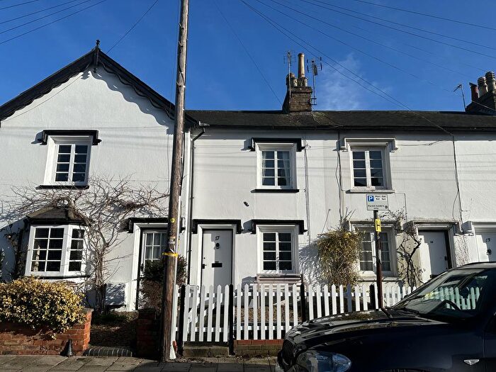 2 Bedroom Cottage To Rent In The Grove, Bedford, MK40