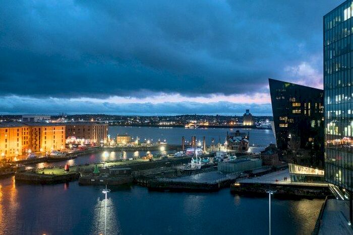 3 Bedroom Flat To Rent In Strand Street, Liverpool, L1