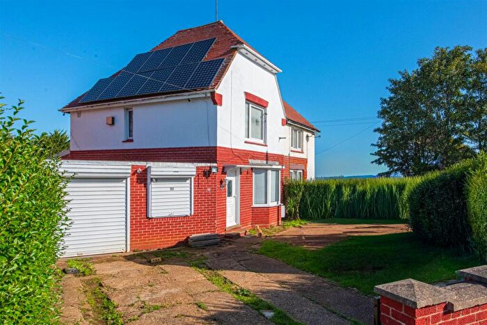 2 Bedroom House For Sale In Kingsway, Wellingborough, NN8