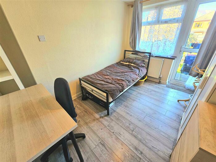 1 Bedroom Apartment To Rent In Stanfell Road, Leicester, LE2