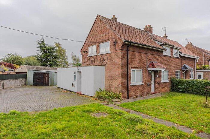 3 Bedroom Semi-Detached House For Sale In School Lane, Appleby, DN15