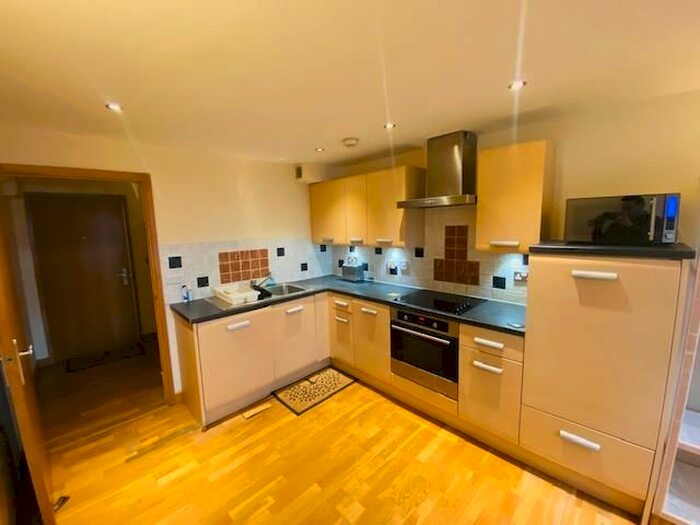 1 Bedroom Flat To Rent In Byron Halls, Byron Street, Bradford, BD3