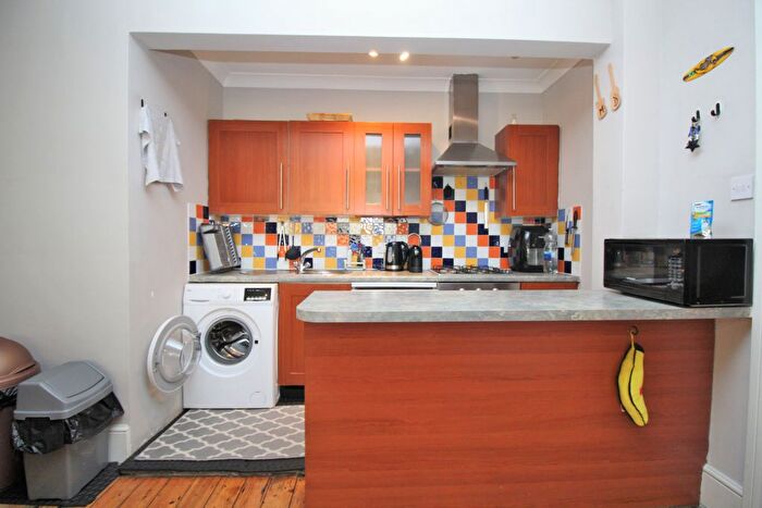 2 Bedroom Flat For Sale In Tisbury Road, Hove, BN3
