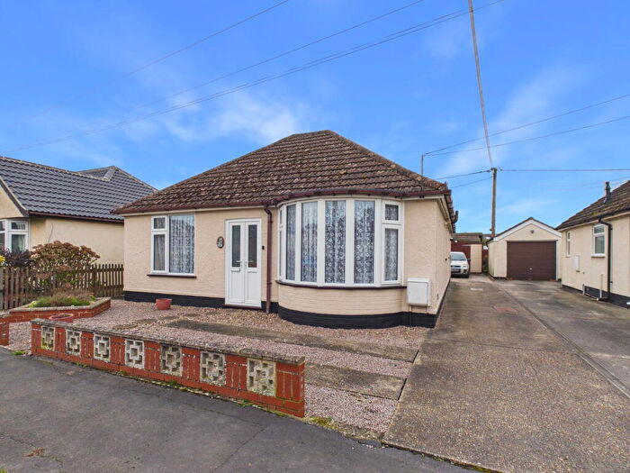 3 Bedroom Detached Bungalow For Sale In Felix Road, Stowupland, IP14