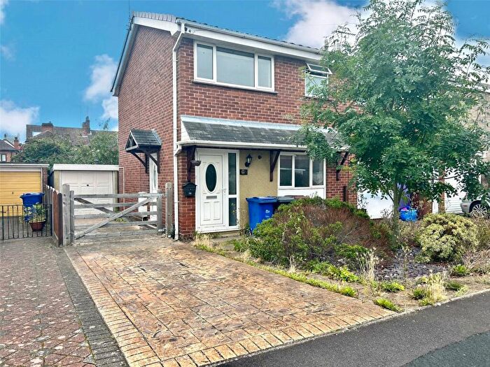 3 Bedroom Semi Detached House To Rent In Waverley Lane, Burton-On-Trent, Staffordshire, DE14