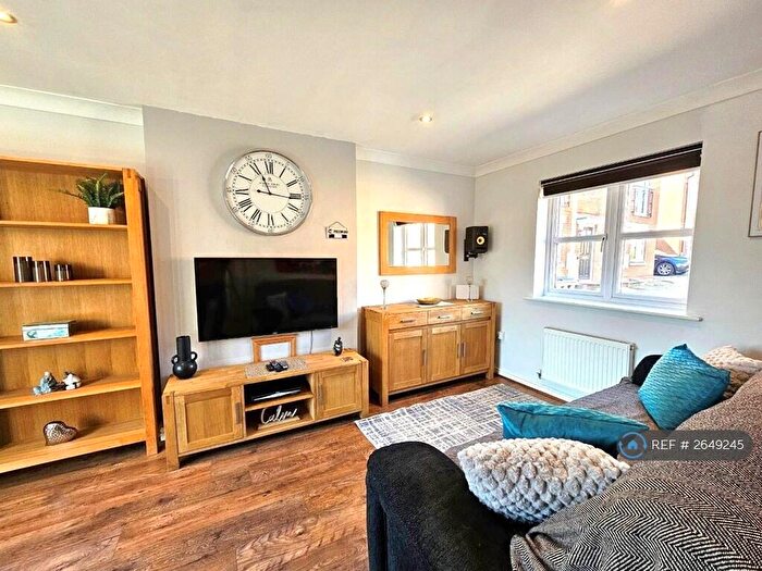 3 Bedroom Semi-Detached House To Rent In Boughton Way, Gloucester, GL4