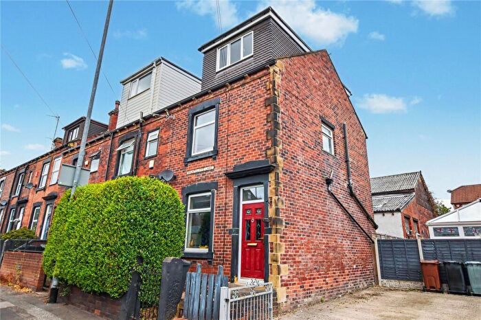 4 Bedroom End Of Terrace House For Sale In Bruntcliffe Lane, Morley, Leeds, West Yorkshire, LS27