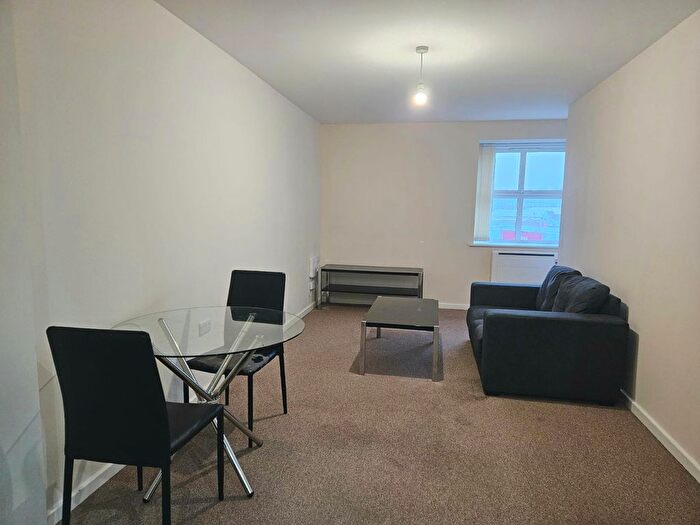 1 Bedroom Flat To Rent In Martins Mill, Halifax, HX1