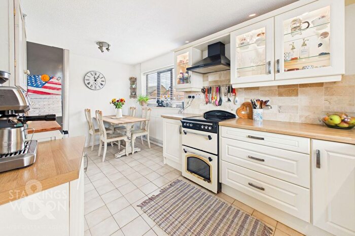 3 Bedroom Semi-Detached House For Sale In Cannell Road, Loddon, Norwich, NR14