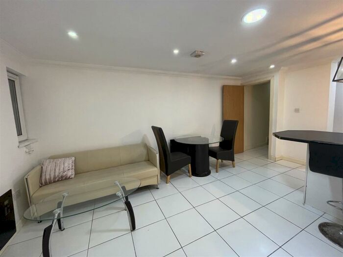 1 Bedroom Flat To Rent In Richmond Road, Cardiff, CF24