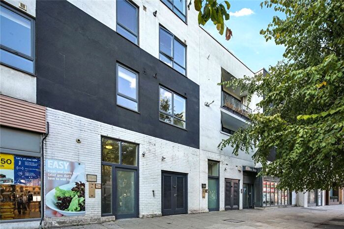 2 Bedroom Flat For Sale In Hackney Road, London, E2