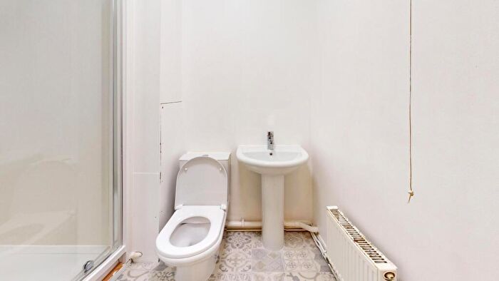 5 Bedroom House To Rent In Blenheim Terrace, Leeds, LS2