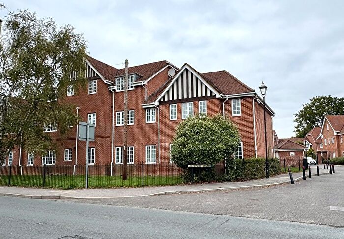 2 Bedroom Flat For Sale In Burberry House, Hook, RG27