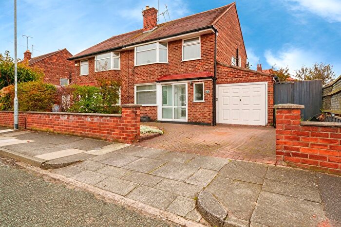 3 Bedroom Semi-detached House For Sale In Beaumaris Road, Wallasey, CH45