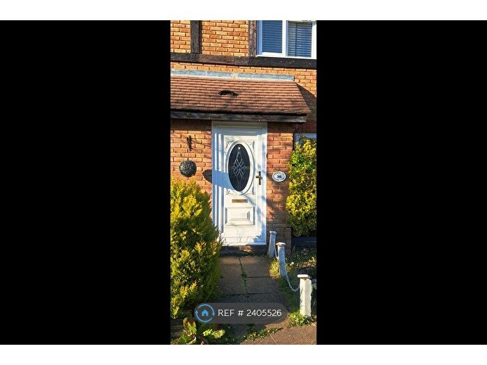 2 Bedroom End Of Terrace House To Rent In Pacific Close, Feltham, TW14