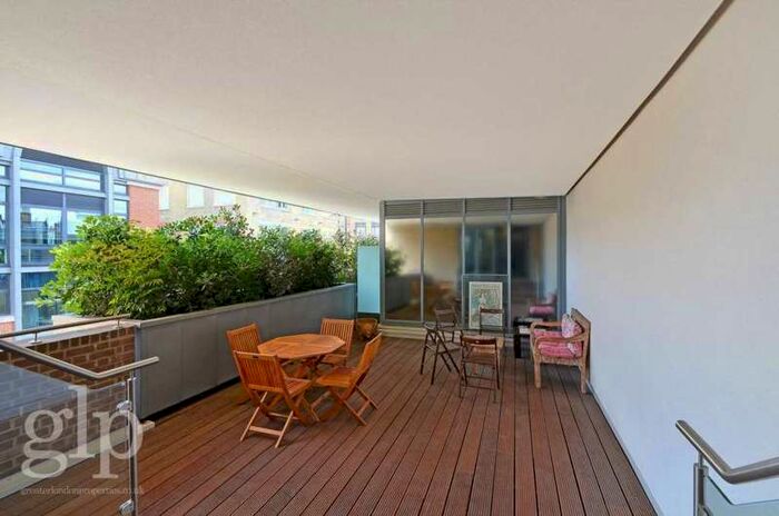 3 Bedroom Penthouse Flat To Rent In St Martins Lane, Covent Garden, WC2E