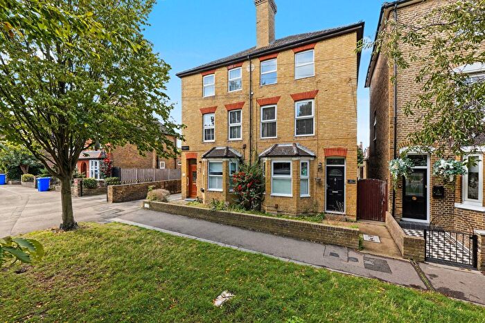 1 Bedroom Flat For Sale In Albany Road, Sittingbourne, ME10