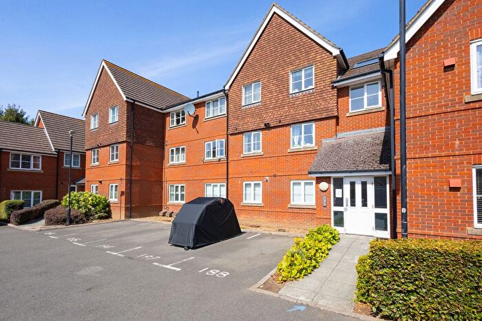2 Bedroom Flat For Sale In Ardent Road, Whitfield, Dover, CT16